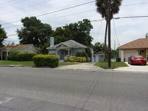 Building Photo - 826 Hollingsworth Rd