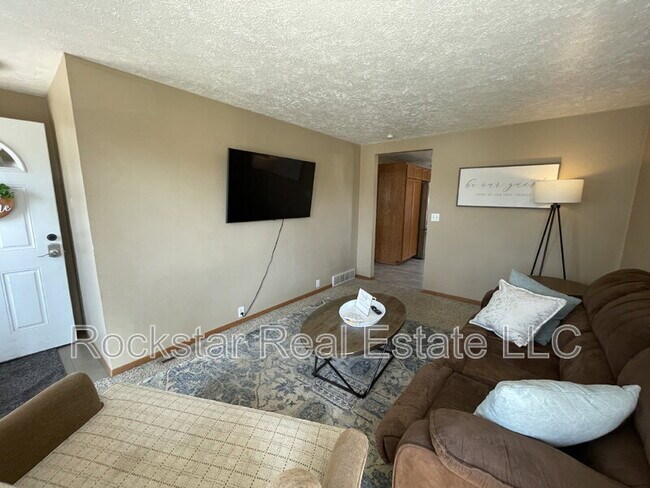 Foto del edificio - 1425 E Garland Ave
