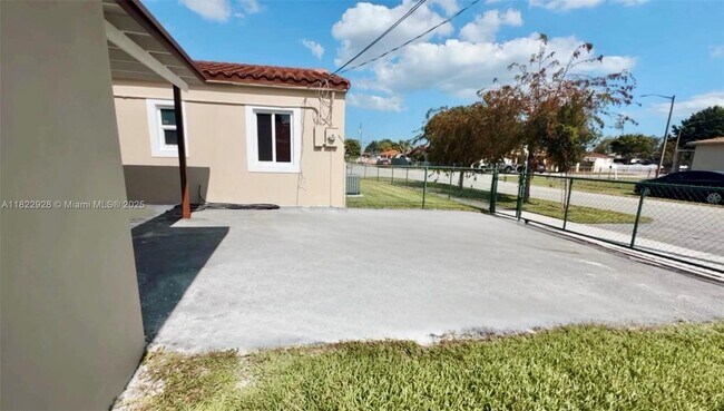 Foto del edificio - 1840 NW 36th Ave