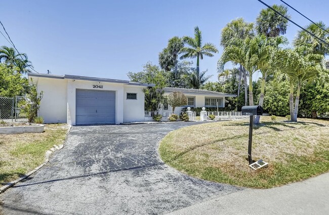 Building Photo - 2041 Coral Reef Dr
