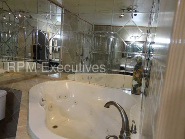 Building Photo - Beautiful 3 + 2 Home Scenic Hills Community