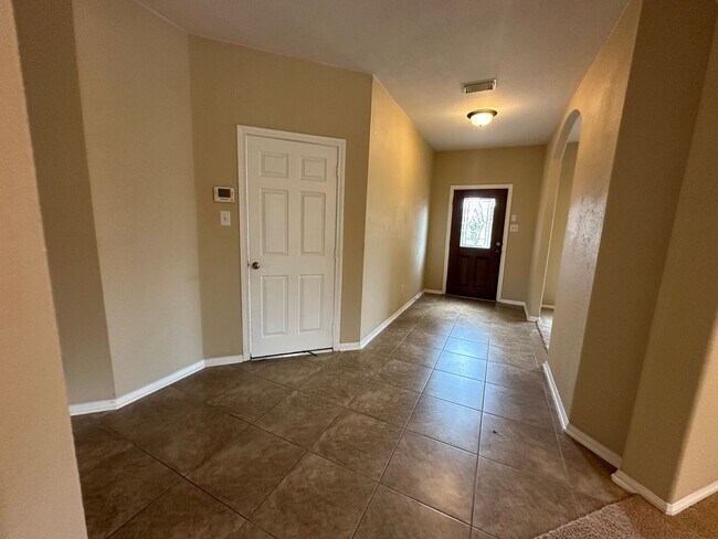 Building Photo - For Lease | 4 Bed, 2.5 Bath | 2,587 Sq Ft ...