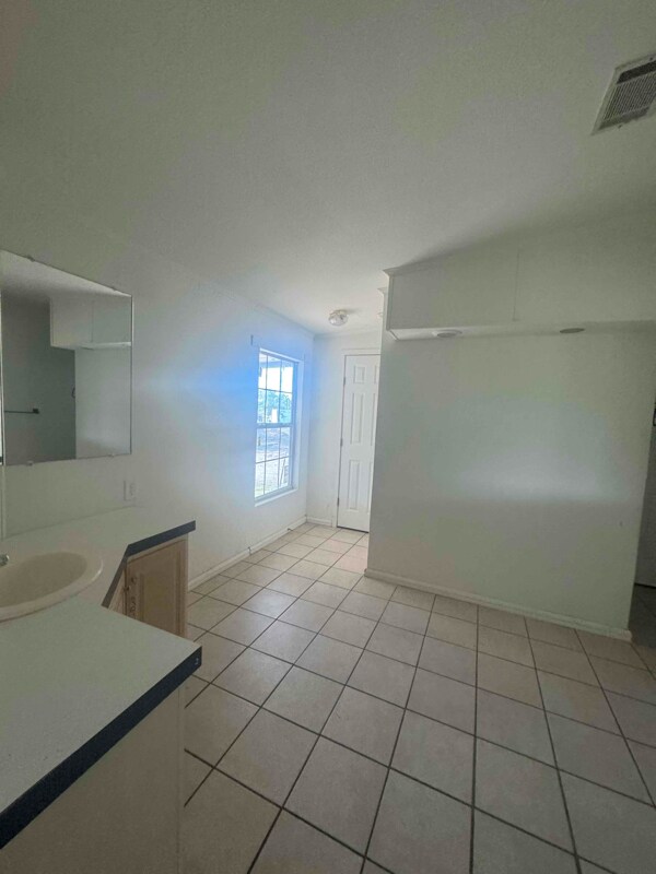 Photo - 14095 Bradley Rd House