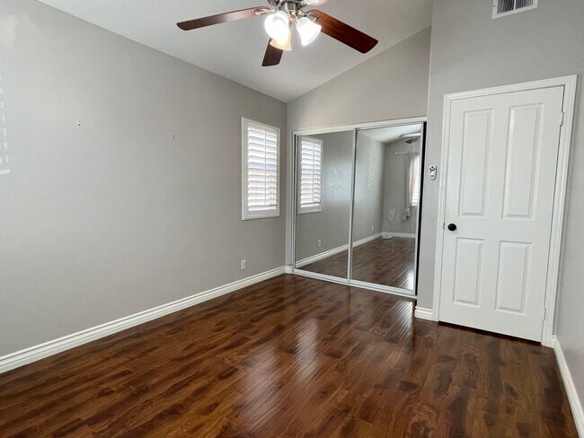 Foto del edificio - Charming 3 Bedroom 2.5 bath Home in gated community in Thousand Oaks!