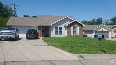 Building Photo - 1124 Marshall Cir