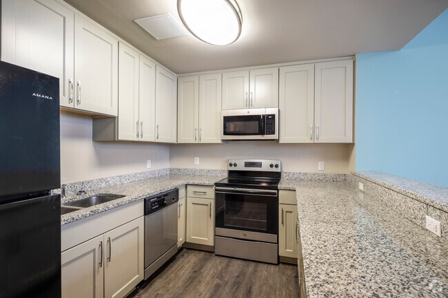 3BR, 2BA - 1,678SF - Kitchen - 1321 Lofts