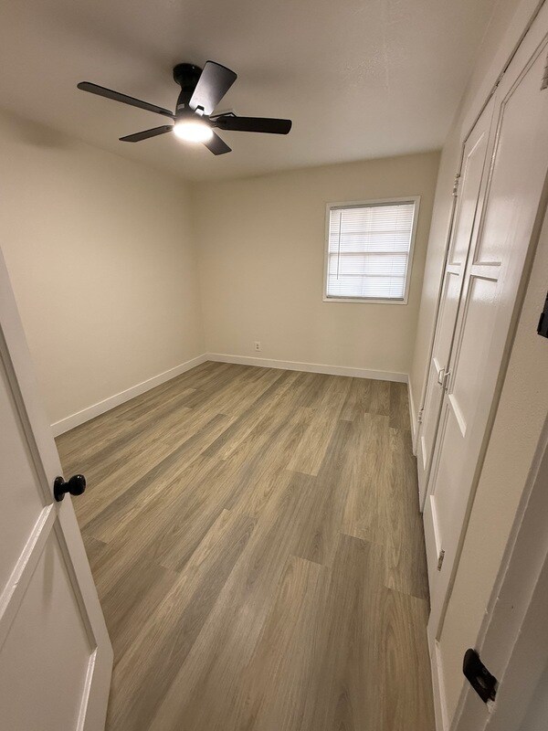 Foto del edificio - 1067 Sweeney Ave
