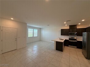 Building Photo - 508 Ylang Pl