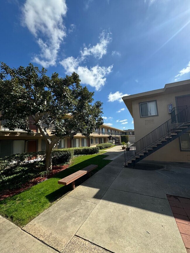 Foto del edificio - 7414 Mesa College Dr