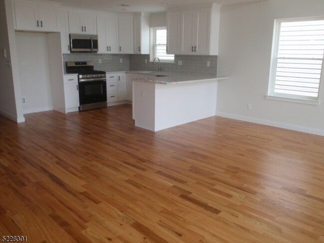 Building Photo - 685 Bergen St