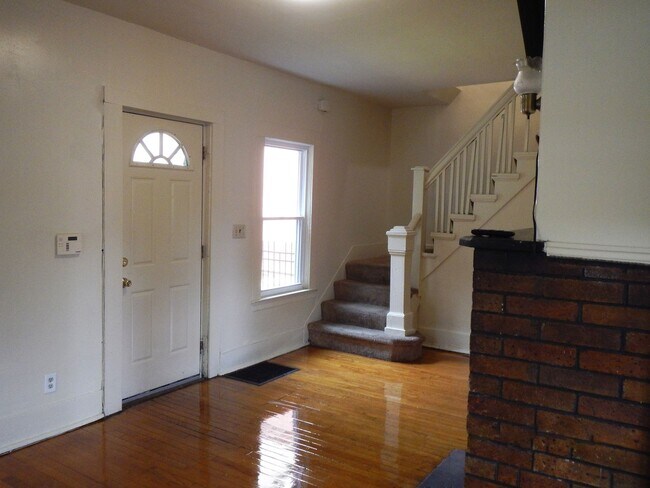 Foto del edificio - 120.5 Dell St - AVAILABLE 6/1/26 - House f...
