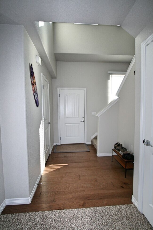 Building Photo - Splendid 3 Bedroom In Lorson Ranch!