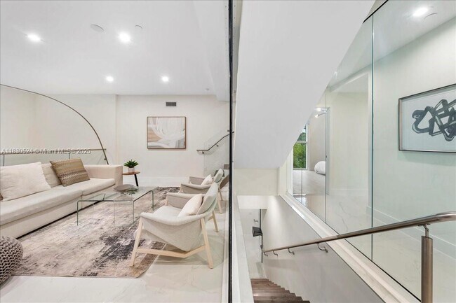 Foto del edificio - 455 NE 39th St