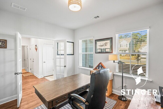 Building Photo - 1174 Danner Dr