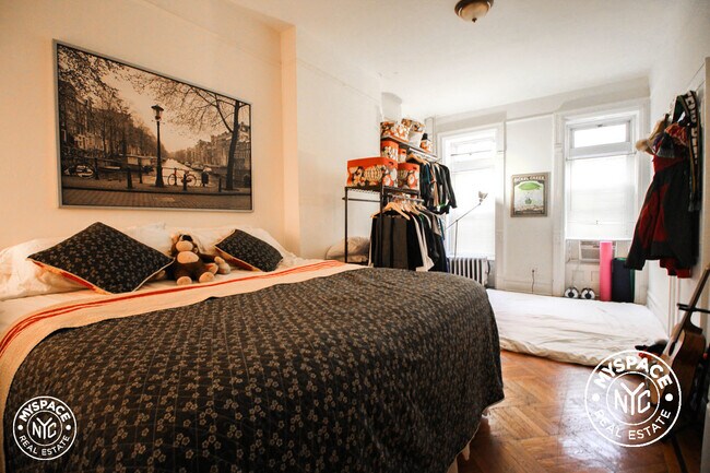 Foto del edificio - 372A Bainbridge St