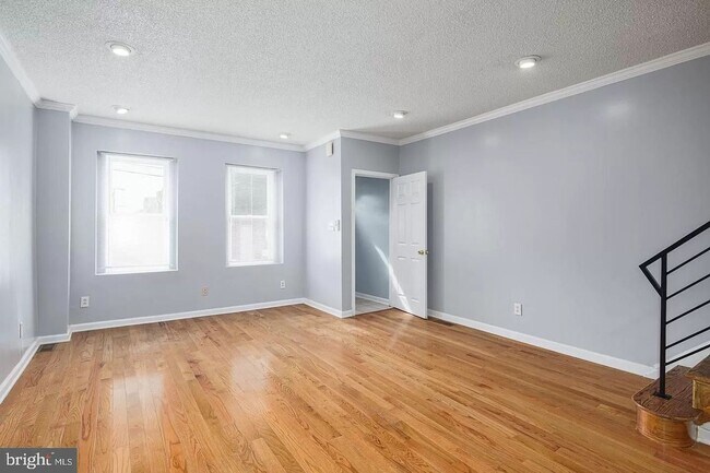 Foto del edificio - Bright 3 bed 1.5 bath