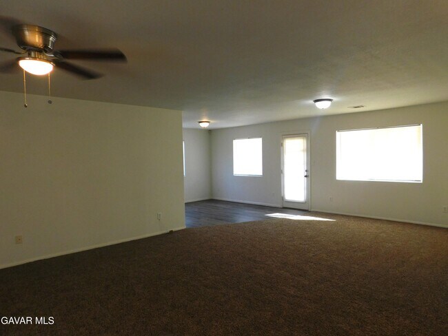 Foto del edificio - 8312 Tamarack Ave