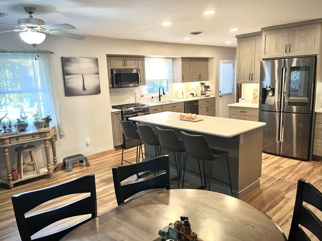 Foto del edificio - 304 Madison St