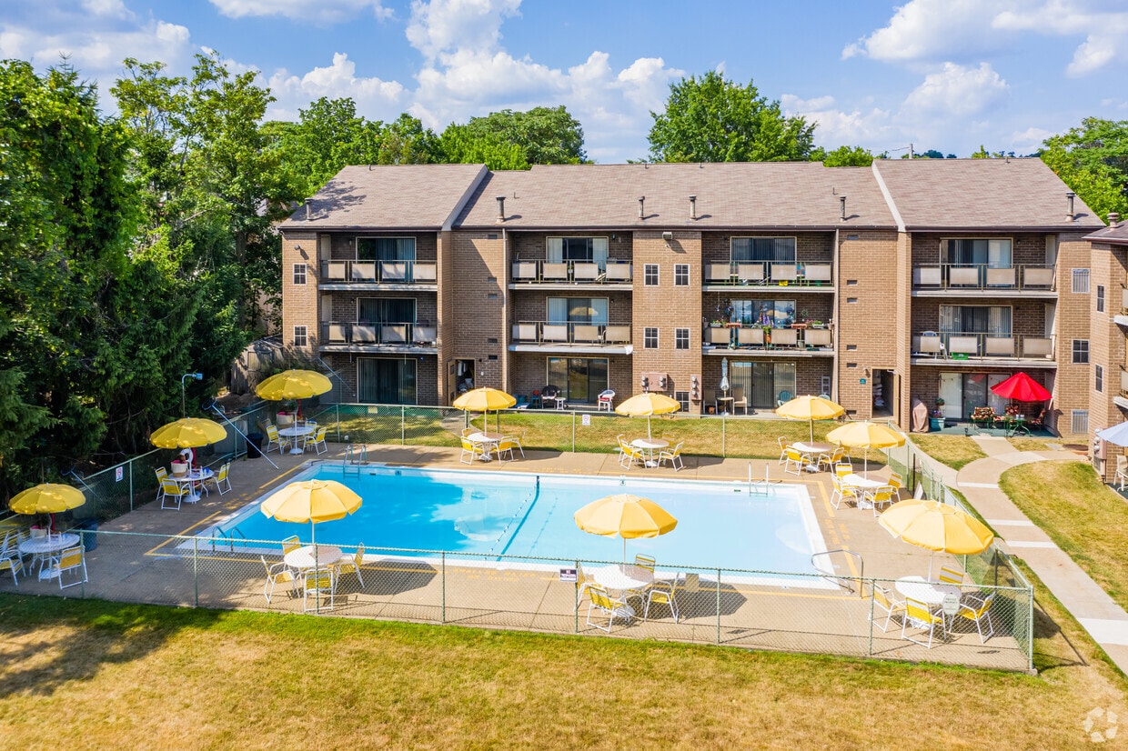 Regent Square 535603 S Trenton Ave Pittsburgh, PA Apartments for