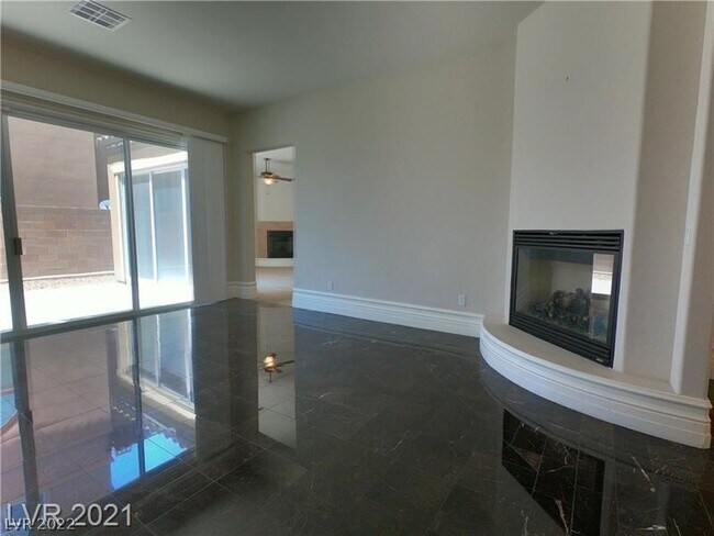Building Photo - 496 Via Palermo Dr