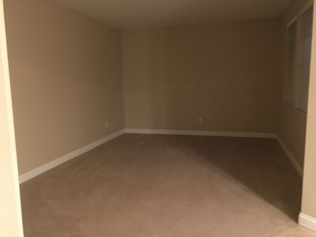 Building Photo - 2121 Mountain Rail Dr