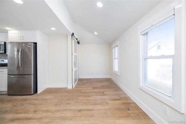 Building Photo - 237 Porterfield Pl