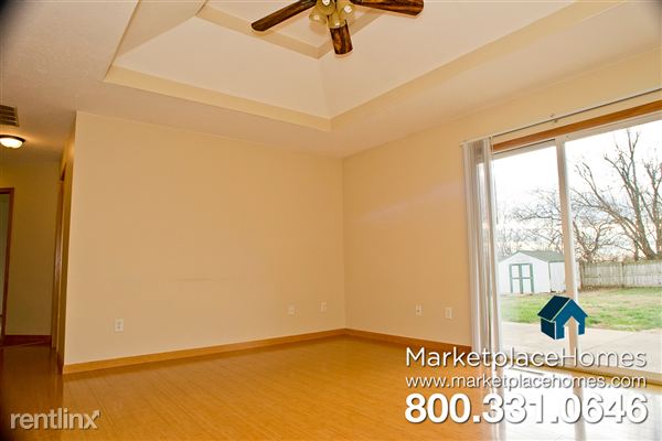 Building Photo - 301 Deer Run