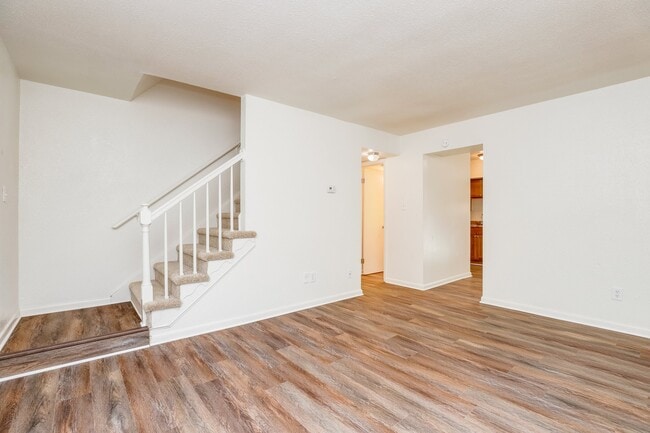 Building Photo - 2401 Shamrock Gardens Dr