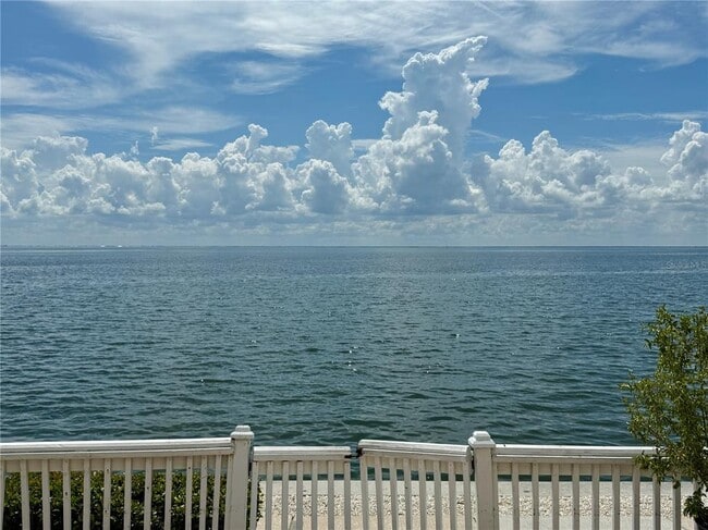 Building Photo - 5066 Coquina Key Dr SE