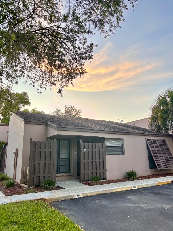 Building Photo - 1220 NW 122nd Terrace