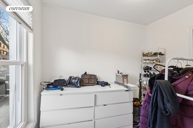 Foto del edificio - 186 12th St