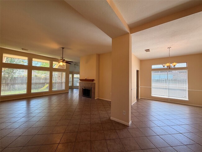 Foto del edificio - 6518 Smoke Tree Ln