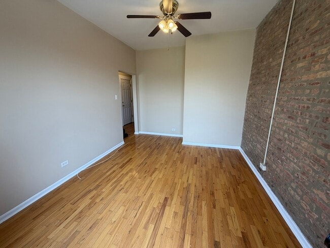 Foto del edificio - 4055 S Calumet Ave