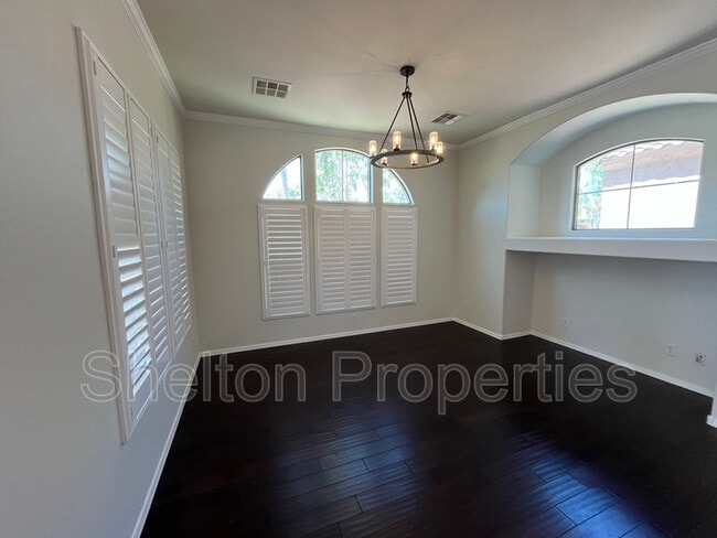 Foto del edificio - 21056 W Court St