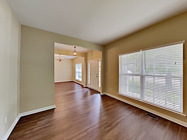 Building Photo - 302 Forest Bend Drive