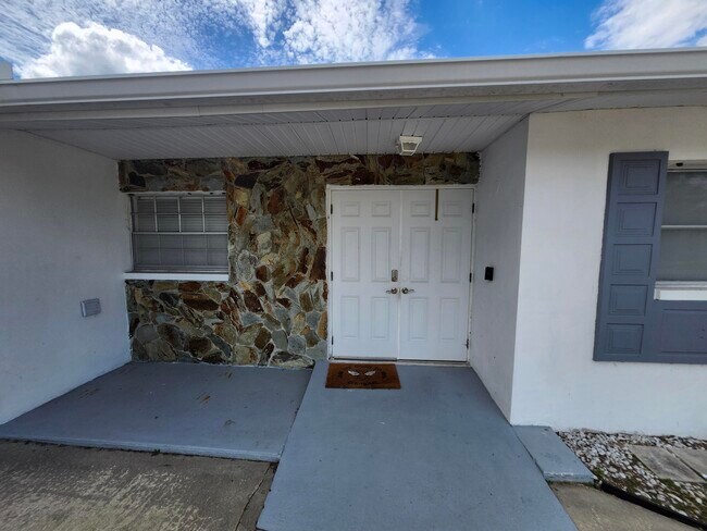 Building Photo - 2521 Tomoka Ave