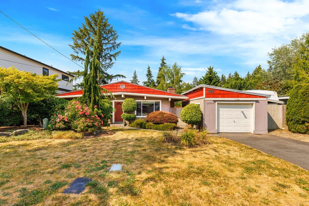 Foto principal - Bellevue 3 Bedroom 1.5 Bath - Detached Gar...