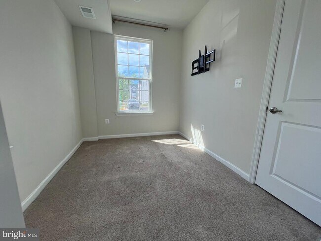 Foto del edificio - 526 River Crest Way