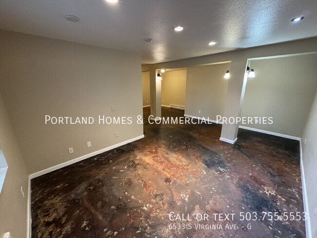 Building Photo - 6533 S Virginia Ave