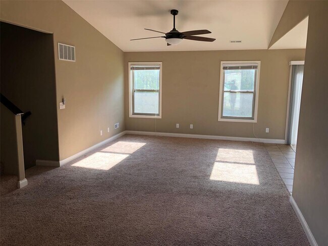 Foto del edificio - 114 Prairie Bluffs Dr