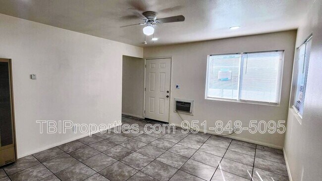Foto del edificio - 515 Ramona Ave N