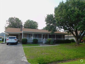 Building Photo - 11 Pierce Pl