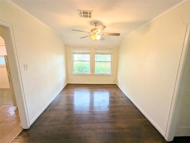 Building Photo - 1406 Castle Ct