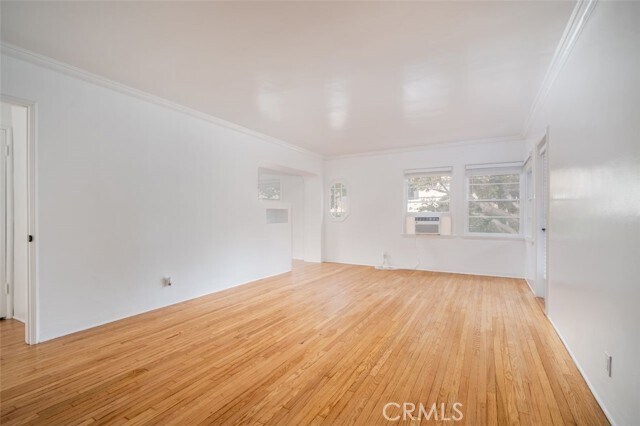 Foto del edificio - 265 N Swall Dr