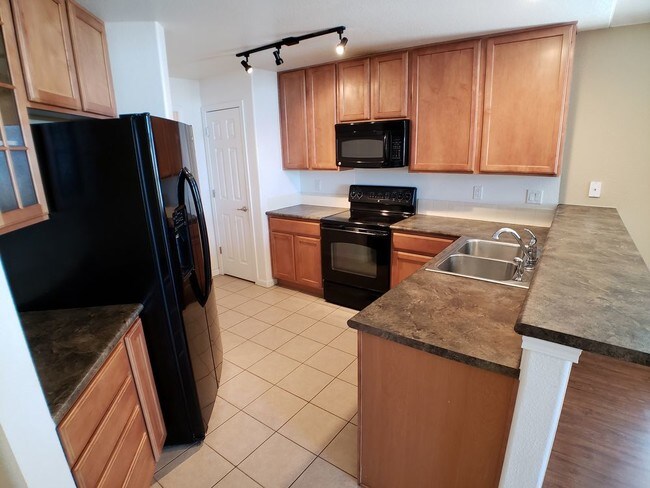 Building Photo - 7587 S Quatar Way
