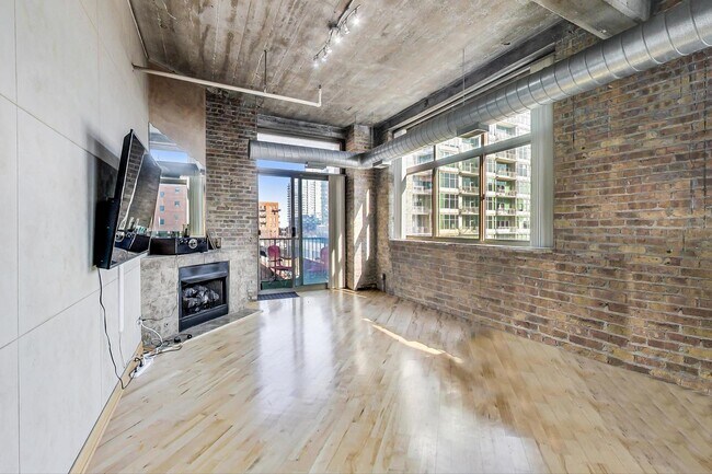 Building Photo - 1528 S Wabash Ave