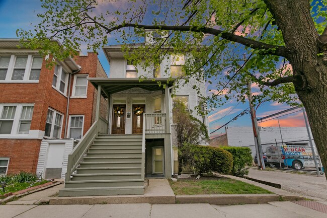 Foto del edificio - 4017 N Kilbourn Ave