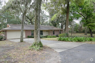 Building Photo - 8131 Fort Caroline Rd