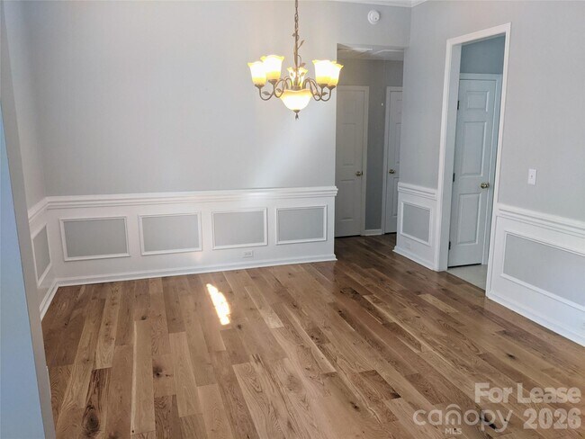 Foto del edificio - 125 Shephard Hill Dr