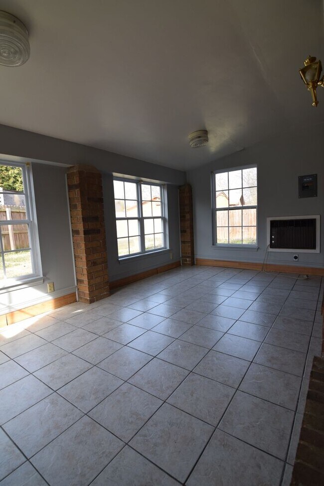 Foto del edificio - $1,800.00 Move-in-Special